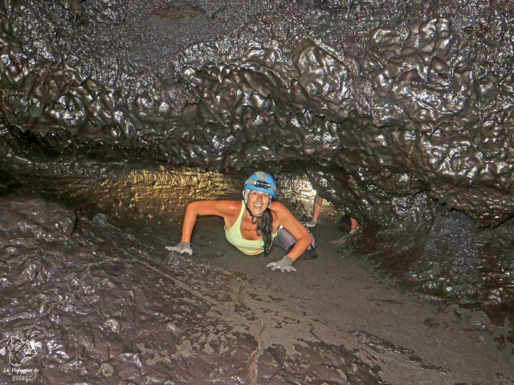 Coulée de lave du Piton de la Fournaise à la Réunion dans notre article Randonnée à l'île de la Réunion : Mon trek à l'île intense en groupe organisé #reunion #iledelareunion #voyage #randonnee #trek