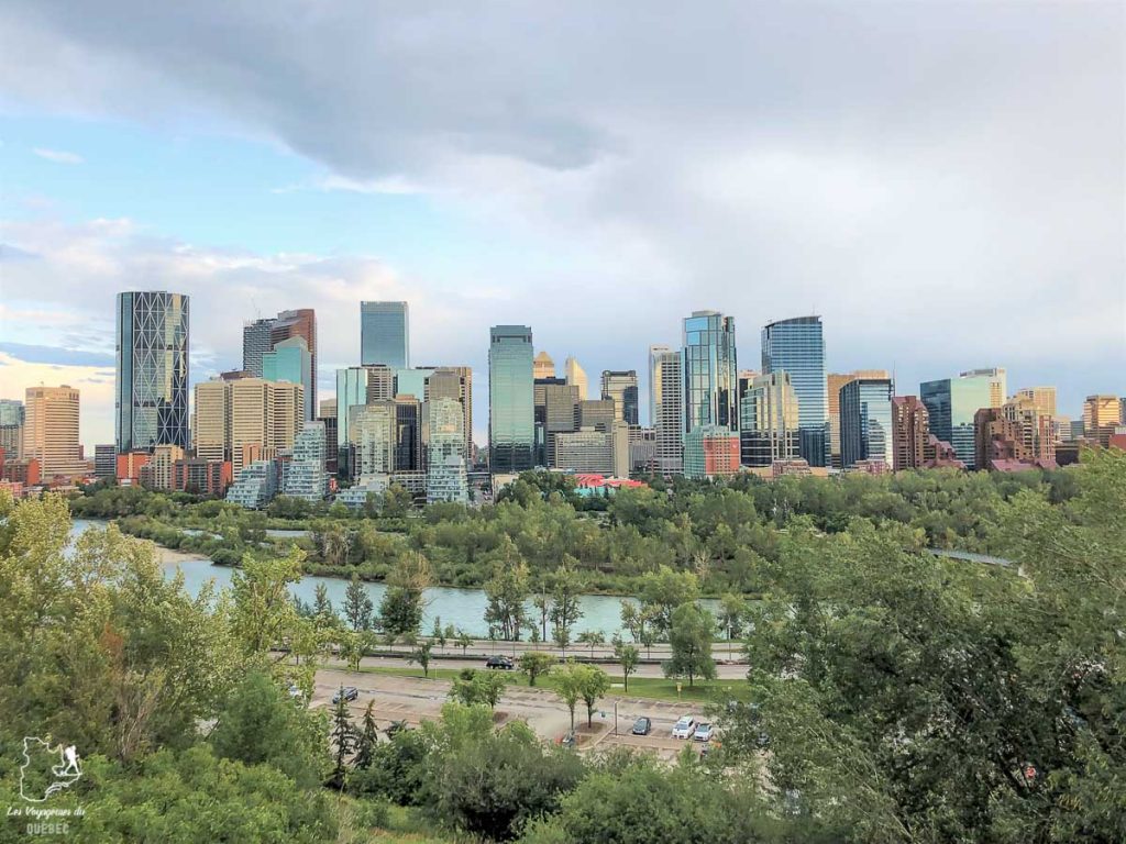 Skyline de Calgary dans notre article Le Stampede de Calgary : Visiter Calgary au Canada pendant le grand rodéo #stampede #rodeo #calgary #alberta #canada #festival