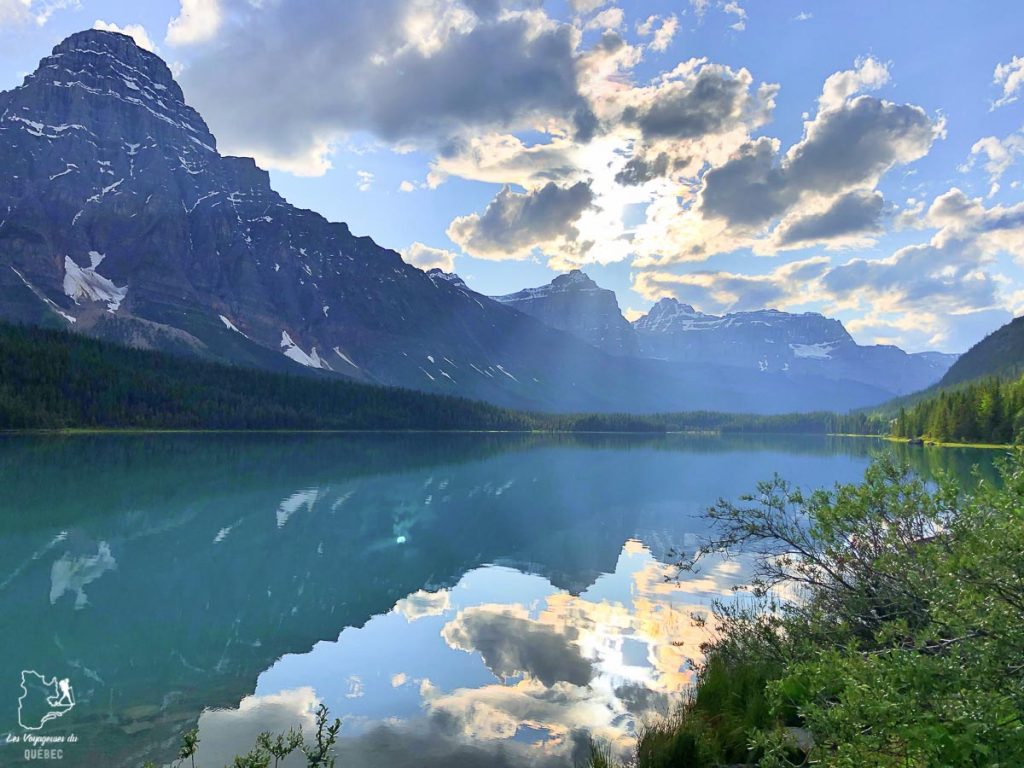 Waterfowl Lake dans les Rocheuses canadiennes dans notre article Rocheuses canadiennes : road trip de 3 jours entre Banff et Jasper #rocheuses #rocheusescanadiennes #ouestcanadien #canada #voyage #montagne #alberta #banff