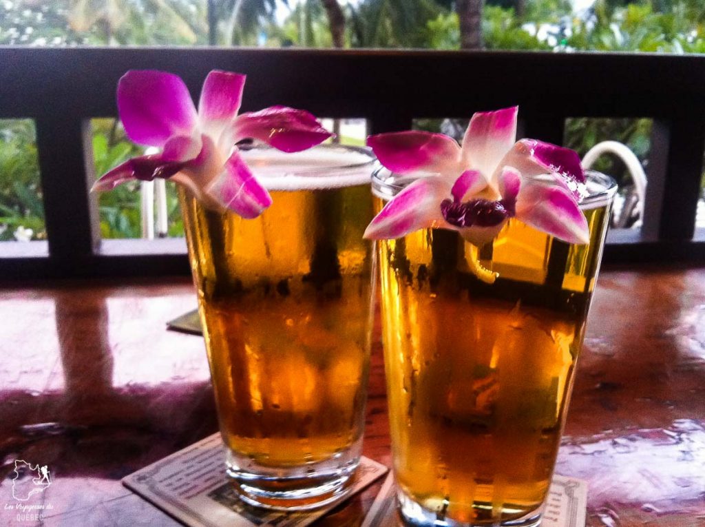 Le Lulu's mon resto-bar préféré donnant sur la plage de Waikiki dans notre article Waikiki à Hawaii en 10 coups de coeur : destination plage et surf d'Oahu #waikiki #hawaii #oahu #voyage #surf #plage