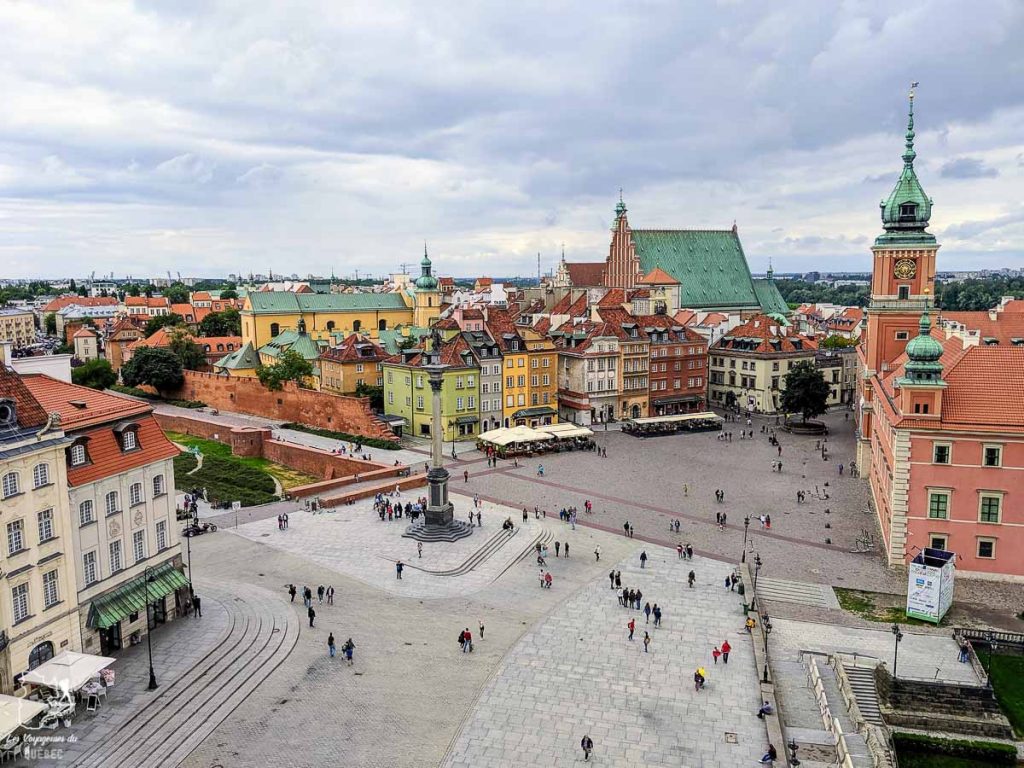 La Place du Château à Varsovie dans notre article Que faire en Pologne et voir : Itinéraire de 2 semaines à visiter la Pologne #pologne #voyage #europe #itineraire #varsovie