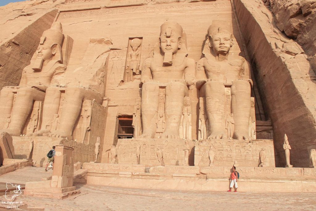 Temple de Ramsès II à Abou Simbel le long du Nil en Égypte dans notre article Le Nil en Égypte : L'itinéraire de mon voyage sur le Nil en train #egypte #nil #afrique #train #voyage #ramses #temple #abousimbel