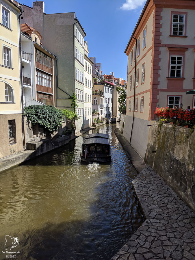 Croisière sur la rivière Vltava de Prague, à faire lors d'un week-end dans notre article Que faire à Prague : Les incontournables pour visiter Prague en un week-end #prague #republiquetcheque #citytrip #week-end #europe #voyage