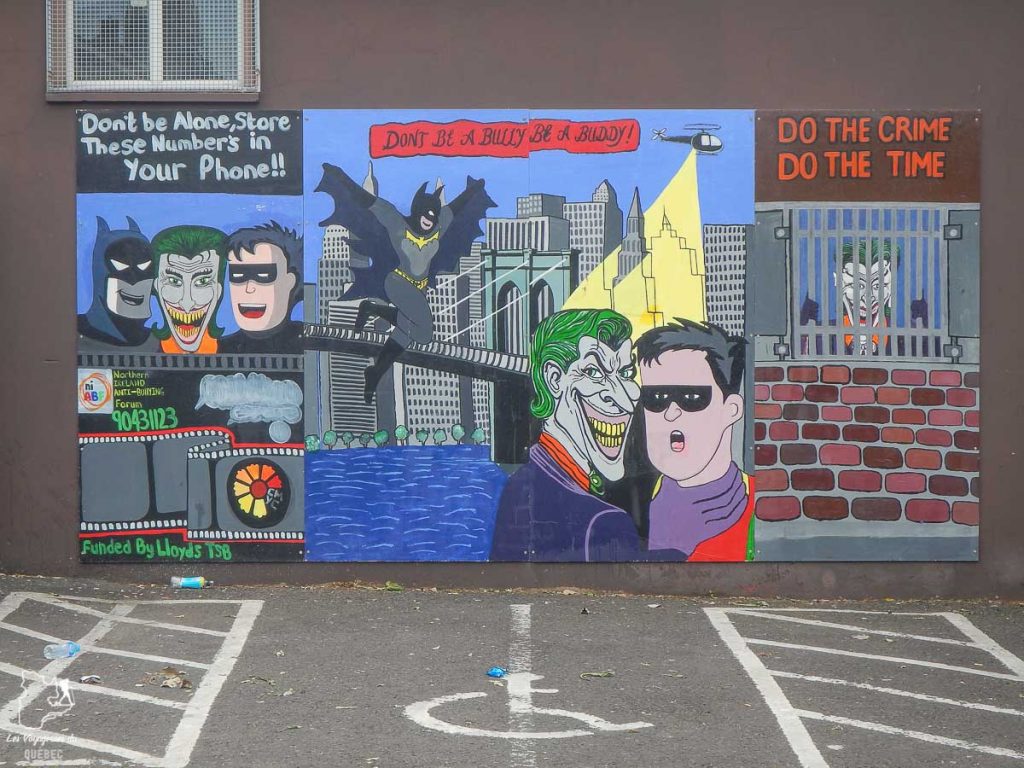 Murale éducative de Belfast en Irlande du Nord dans notre article Visiter Belfast en Irlande du Nord : que faire à Belfast, un musée à ciel ouvert #belfast #irlandedunord #royaumeunis #voyage #citytrip #europe
