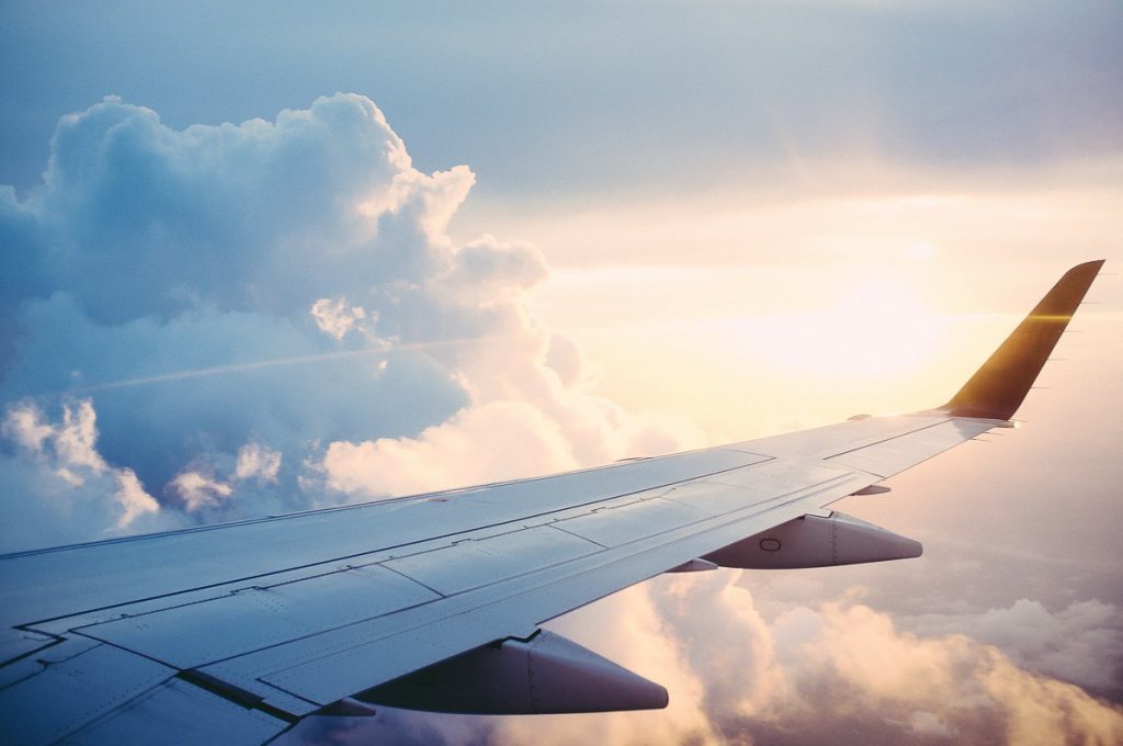 Vol long courrier : 9 conseils pour survivre à un long voyage en avion #vol #avion #longvol #vollongcourrier #voyage