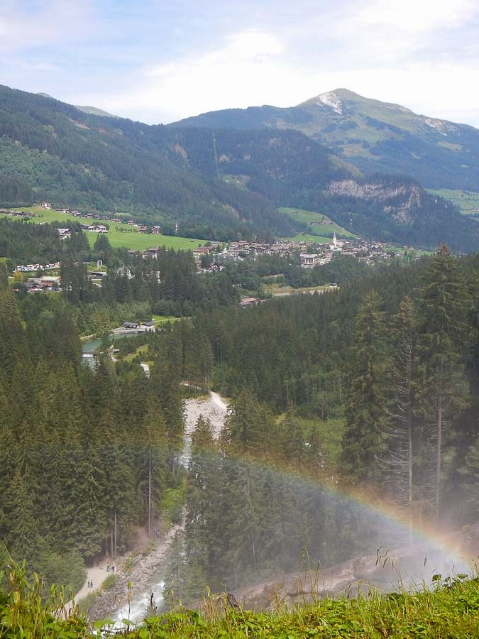 Les chutes Krimml dans les Alpes autrichiennes en été dans notre article Voyage dans les Alpes autrichiennes en été, ces belles montagnes d’Autriche #alpes #autriche #alpesautrichiennes #montagnes #voyage #europe