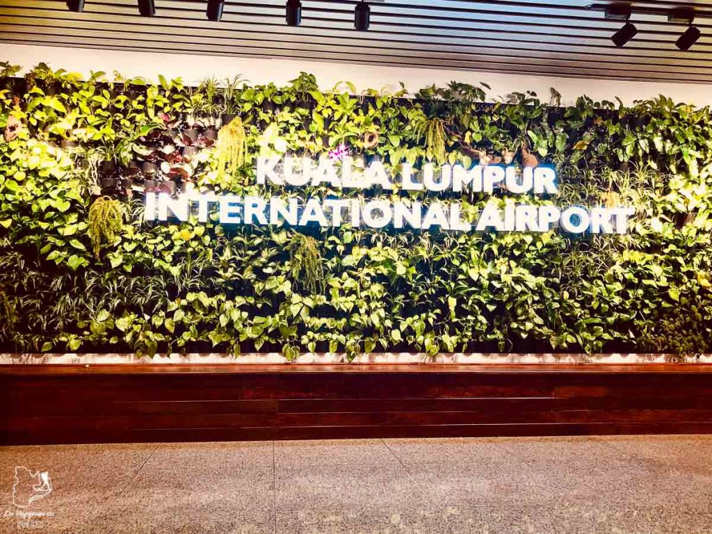 À l'aéroport lors d'une escale à Kuala Lumpur dans notre article Que faire à Kuala Lumpur lors d’une escale de 24 heures #kualalumpur #malaisie #asiedusudest #voyage #escale