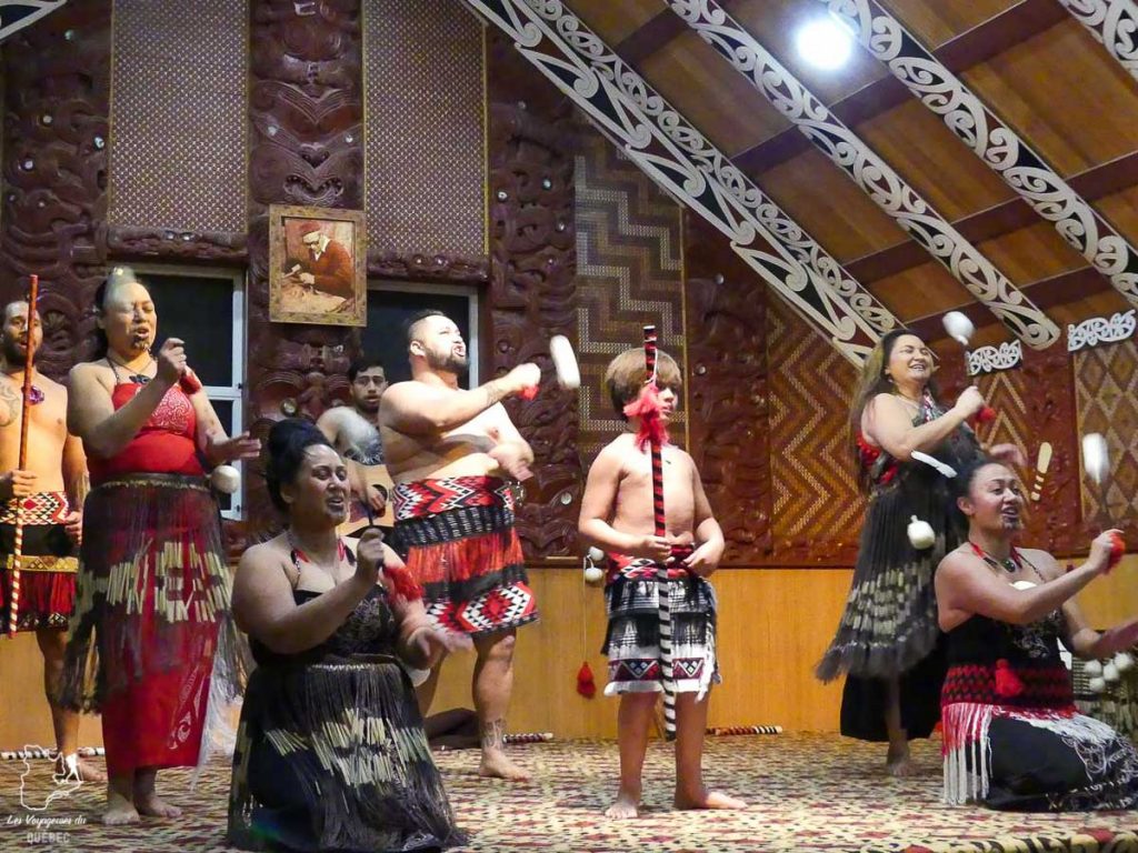 Village reconstitué Maori dans la région de Roturua en Nouzelle-Zélande dans notre article Trek en Nouvelle-Zélande : 5 randonnées à faire sur l’île du nord en Nouvelle-Zélande #trek #randonnee #iledunord #nouvellezelande #oceanie #voyage