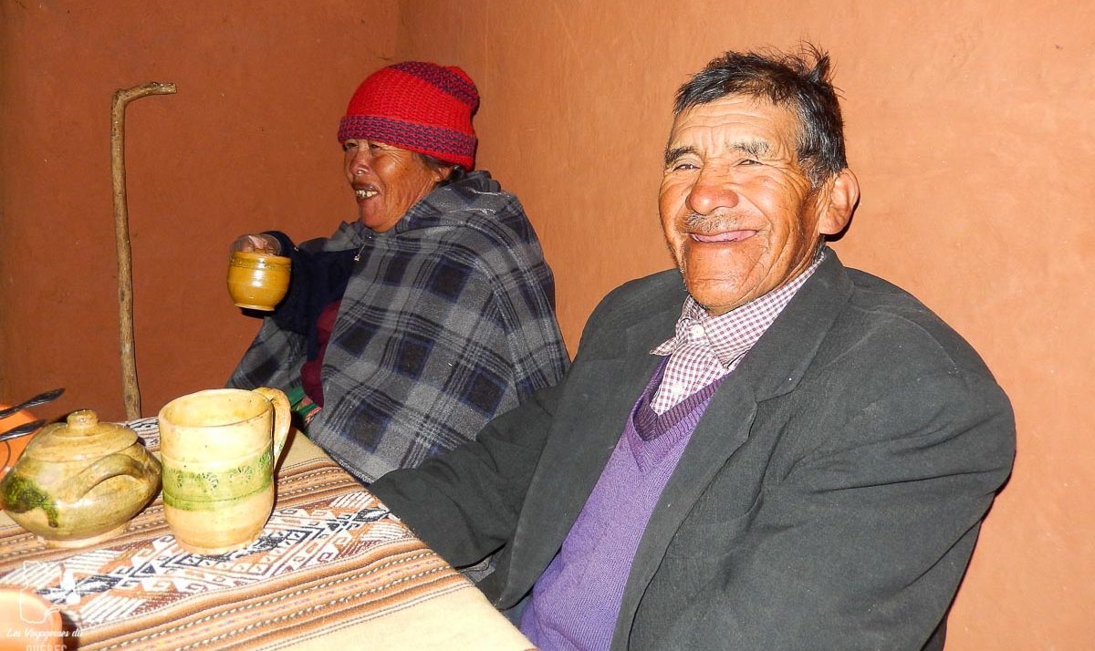 Petit déjeuner avec la famille au lac Titicaca au Pérou dans notre article Le lac Titicaca au Pérou : Mon expérience sur 3 îles et dans une famille locale #perou #lactiticaca #titicaca #voyage #ameriquedusud