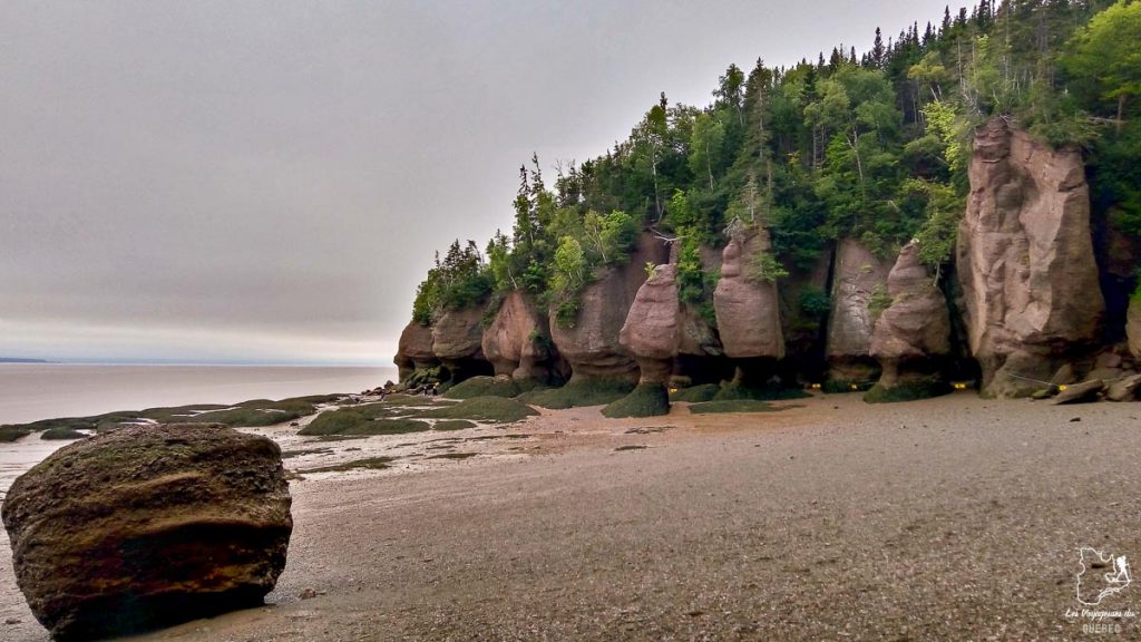 Hopewell Rocks sur quoi faire au Nouveau-Brunswick dans notre article Voyage au Nouveau-Brunswick et en Nouvelle-Écosse en mode backpack #nouveaubrunswick #nouvelleecosse #voyage #canada #backpack