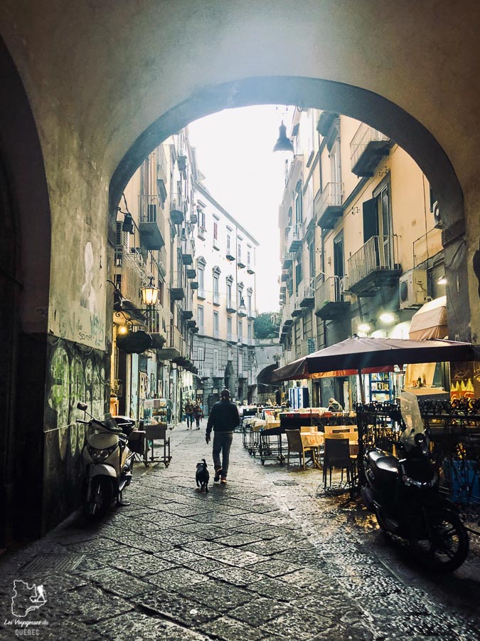 Centre historique de Naples en Italie dans notre article Que faire à Naples en Italie et voir : Visiter Naples, Pompéi et la Côte Amalfitaine #naples #italie #europe #voyage #pompei #coteamalfitaine