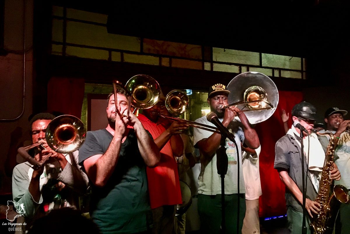 Spectacle de jazz sur Frenchmen street en Nouvelle-Orléans dans notre article 5 incontournables de la Nouvelle-Orléans à visiter en 3 jours #nouvelleorleans #louisiane #usa #etatsunis #voyage #amerique