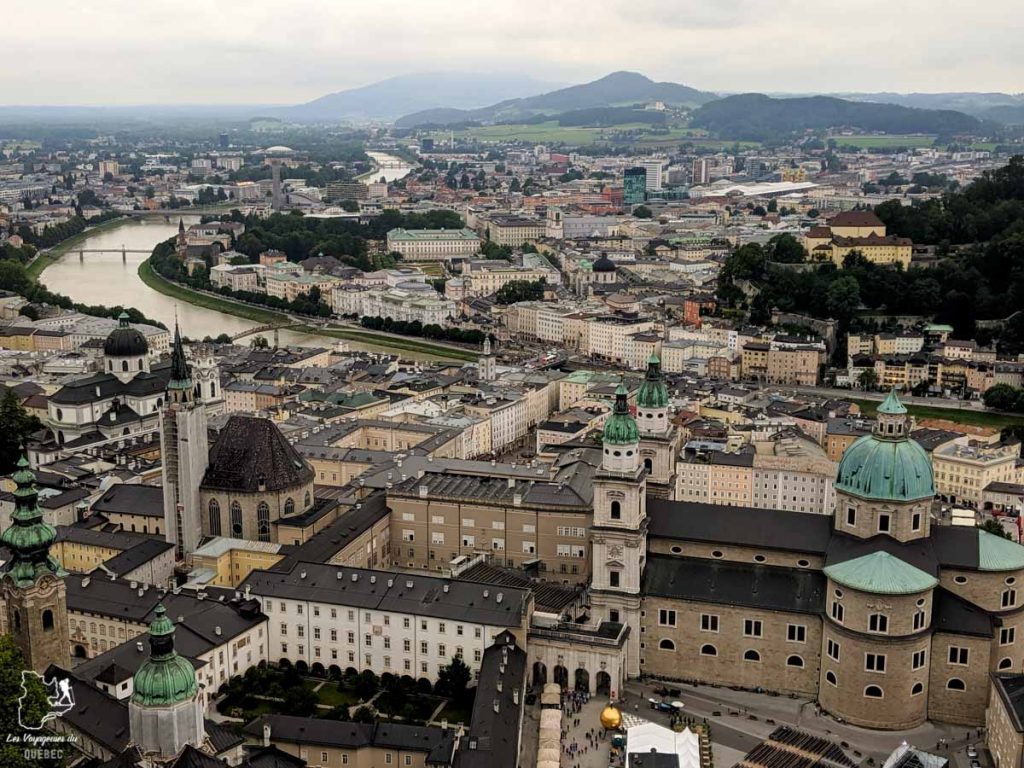 Vue de Salzbourg en Autriche dans notre article Visiter Salzbourg : Que voir et que faire à Salzbourg en Autriche #Salzbourg #Autriche #Europe #voyage