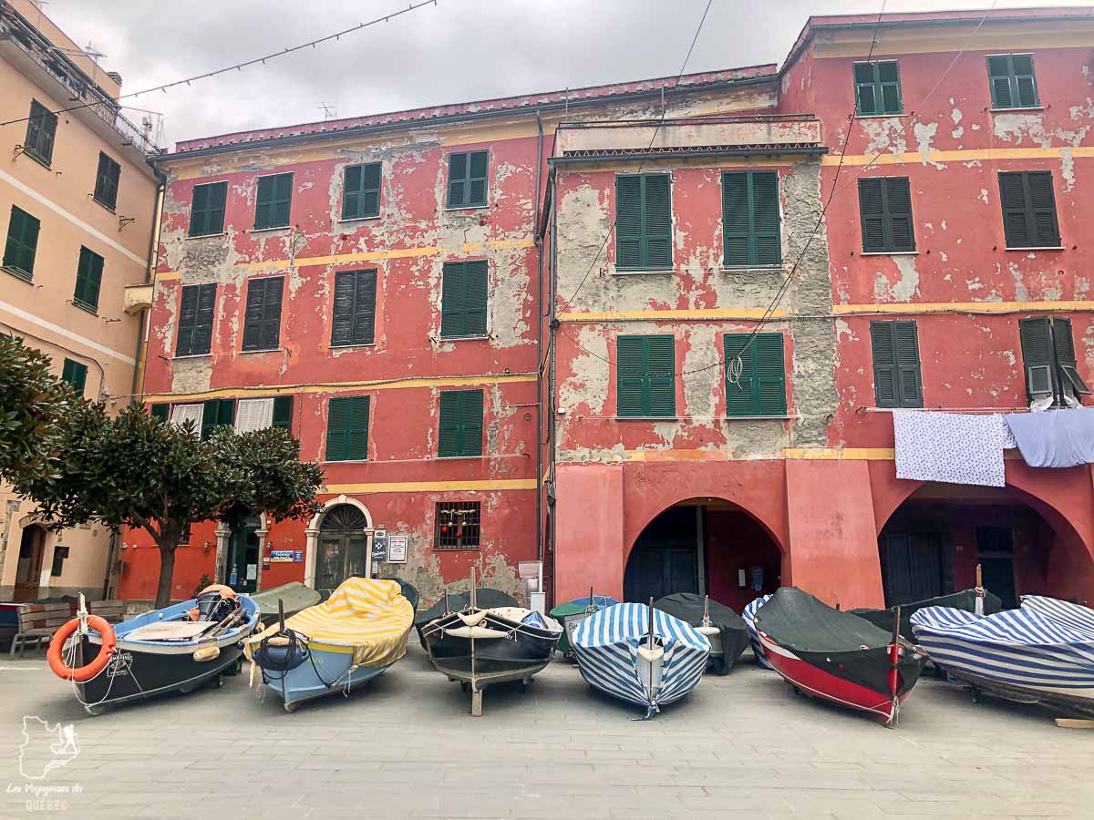 Marina du village de Vernazza en Italie dans notre article Visiter les Cinque Terre en Italie avec ses charmants villages colorés #cinqueterre #italie #ligurie #voyage #europe