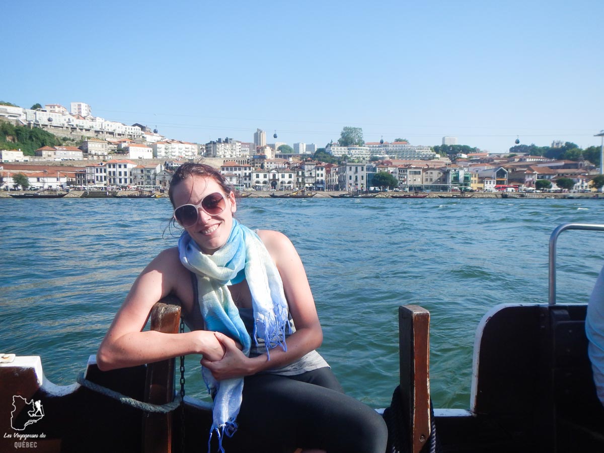 Bateau sur le fleuve Douro à Porto dans notre article Visiter Porto au Portugal et la Vallée du Douro : Que faire en 7 incontournables #porto #valleedudouro #portugal #europe #voyage