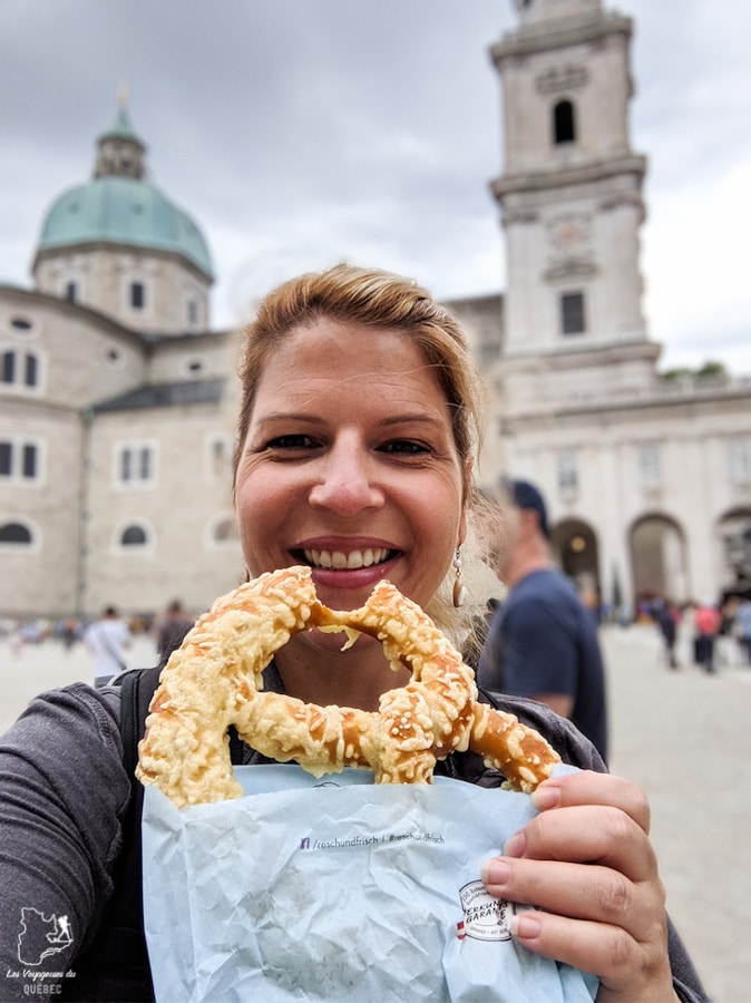 Un pretzel du café-boulangerie Resch&Frisch à Salzbourg dans notre article Visiter Salzbourg : Que voir et que faire à Salzbourg en Autriche #Salzbourg #Autriche #Europe #voyage