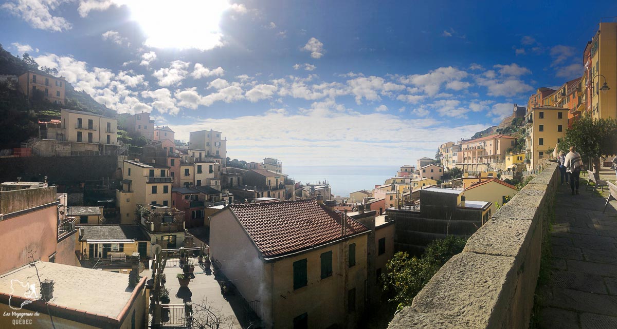 Riomaggiore, village des Cinque Terre en Italie dans notre article Visiter les Cinque Terre en Italie avec ses charmants villages colorés #cinqueterre #italie #ligurie #voyage #europe