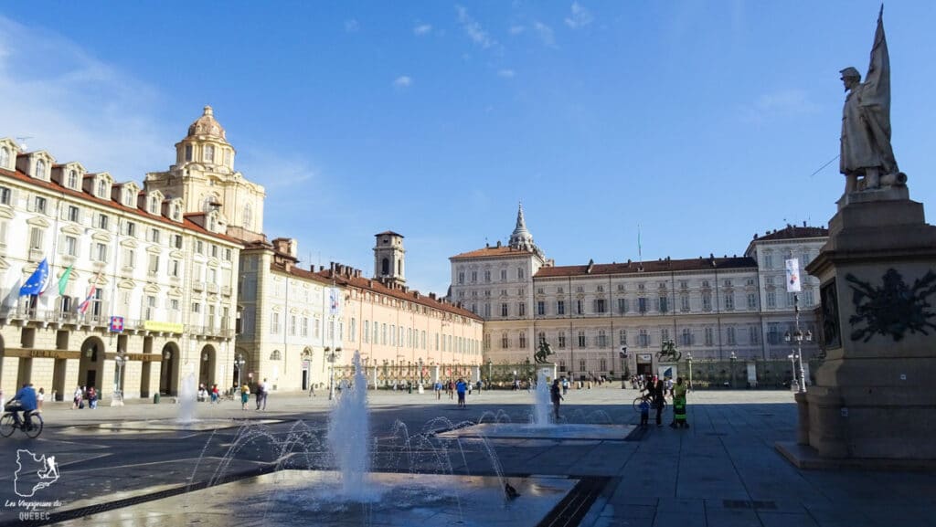 Piazza Castello à Turin dans notre article Visiter Turin en 1 jour : Que voir et que faire à Turin en Italie #turin #italie #europe #voyage