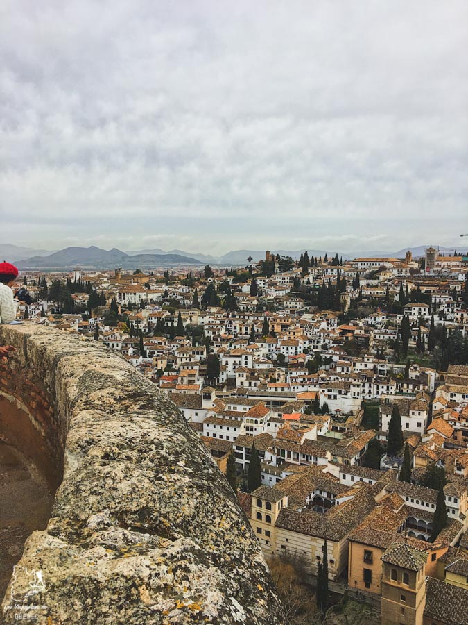 Vue sur Grenade depuis Alhambra dans notre article Voyage au sud de l’Espagne : Itinéraire de 2 semaines à visiter en mode backpack #espagne #sudespagne #malaga #seville #grenade #europe #voyage #itineraire #backpack