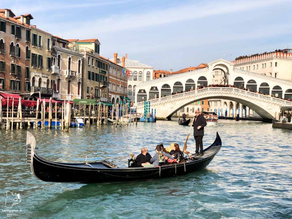 Le Pont Rialto à Venise dans notre article Visiter Venise en 4 jours : Que voir et que faire à Venise en Italie #venise #venetie #italie #voyage #europe