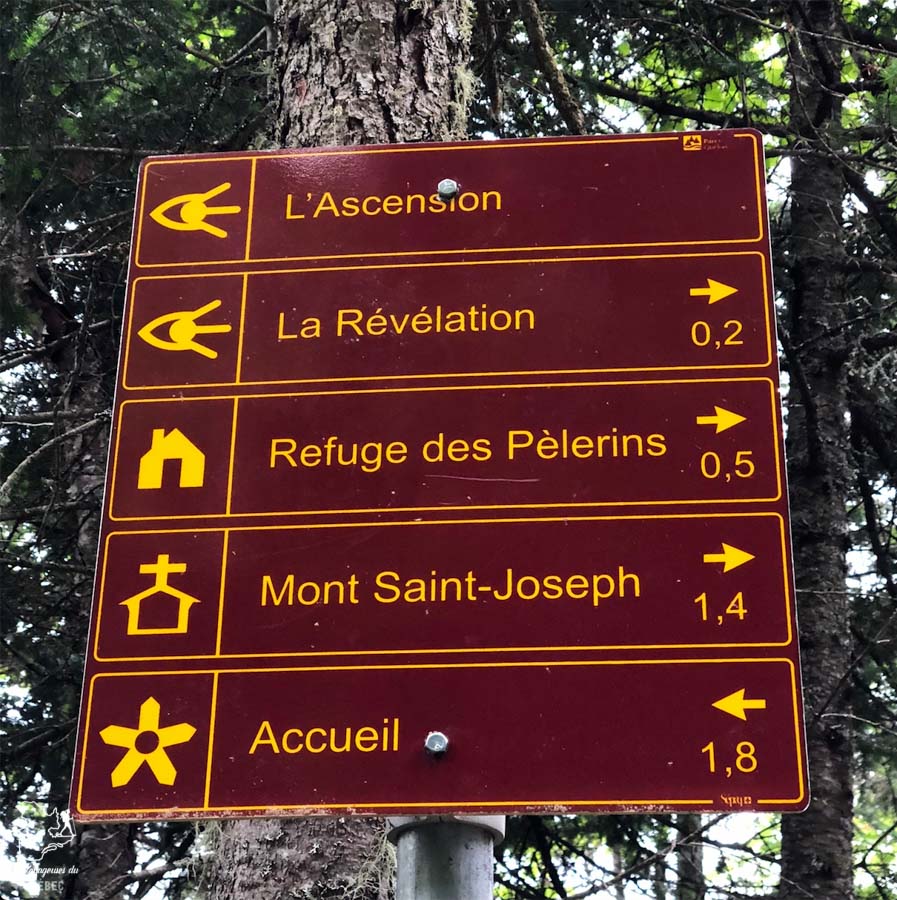Indications du Parc du Mont Mégantic dans notre article Nuit en montagne: 5 endroits où dormir au sommet d’une montagne au Québec #quebec #montagne #sommet #hebergement