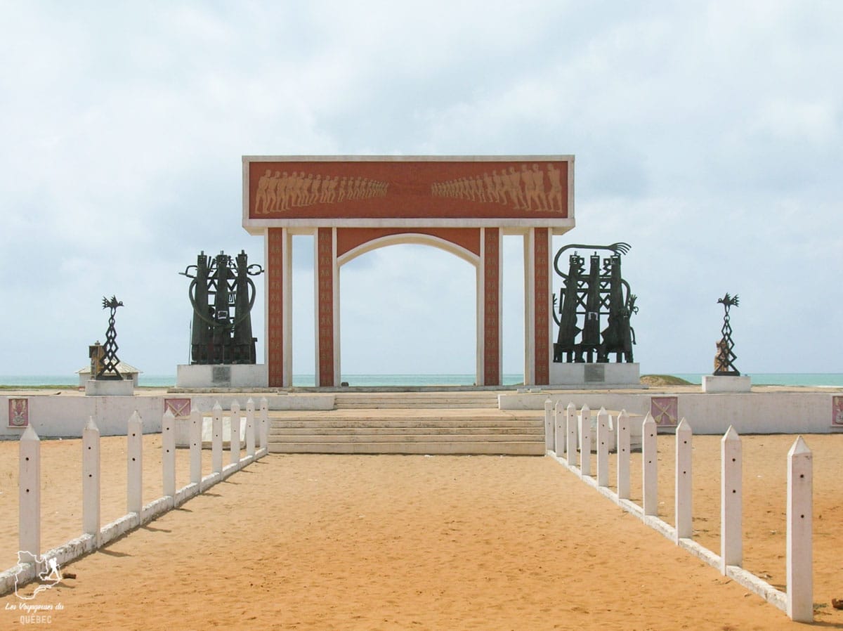 Porte du Non-Retour à Ouidah dans notre article Voyage au Bénin: Le Bénin en Afrique en 8 incontournables à visiter #benin #afrique #voyage