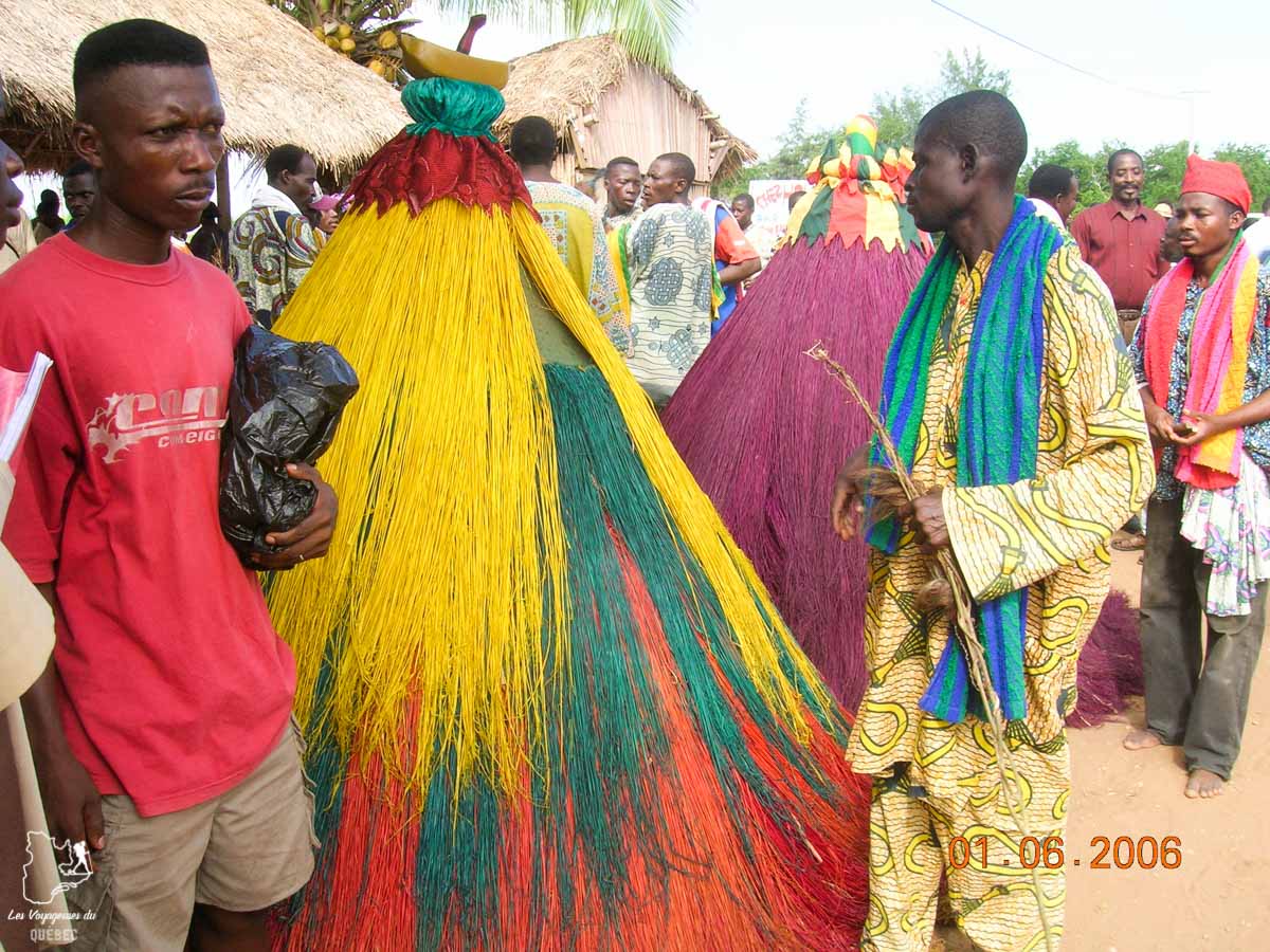 Zangbéto dans le vaudou au Bénin en Afrique dans notre article Voyage au Bénin: Le Bénin en Afrique en 8 incontournables à visiter #benin #afrique #voyage