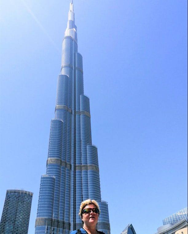 Tour Burj Khalifa de Dubaï, plus haute tour du monde, dans notre article Visiter Dubaï avec un petit budget : Que faire à Dubaï et voir pour un séjour pas cher #dubai #emiratsarabesunis #asie #voyage