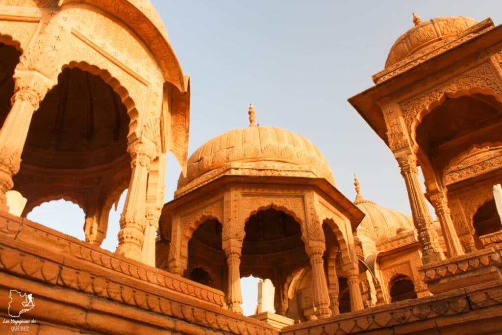 Tombeaux de Bada Bagh à Jaisalmer dans notre article Visiter le Rajasthan en Inde : Itinéraire et conseils pour un voyage dans cet État du Nord de l’Inde #rajasthan #inde #itineraire #voyage