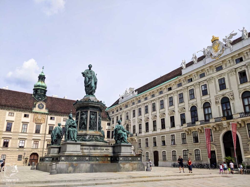 La cour du Palais de Hofburg à Vienne dans notre article Visiter Vienne en Autriche : que voir et que faire à Vienne en 5 jours #vienne #autriche #europe #voyage