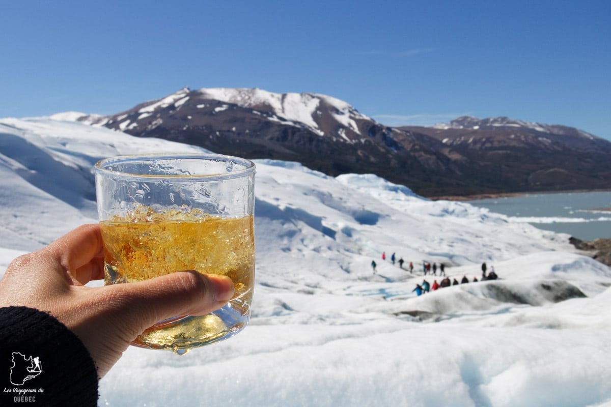 Whisky au glacier Perito Mereno dans notre article Quitter une vie où il faut plaire à tout prix pour voyager et être enfin libre #voyage #voyageraufeminin #femme #inspiration