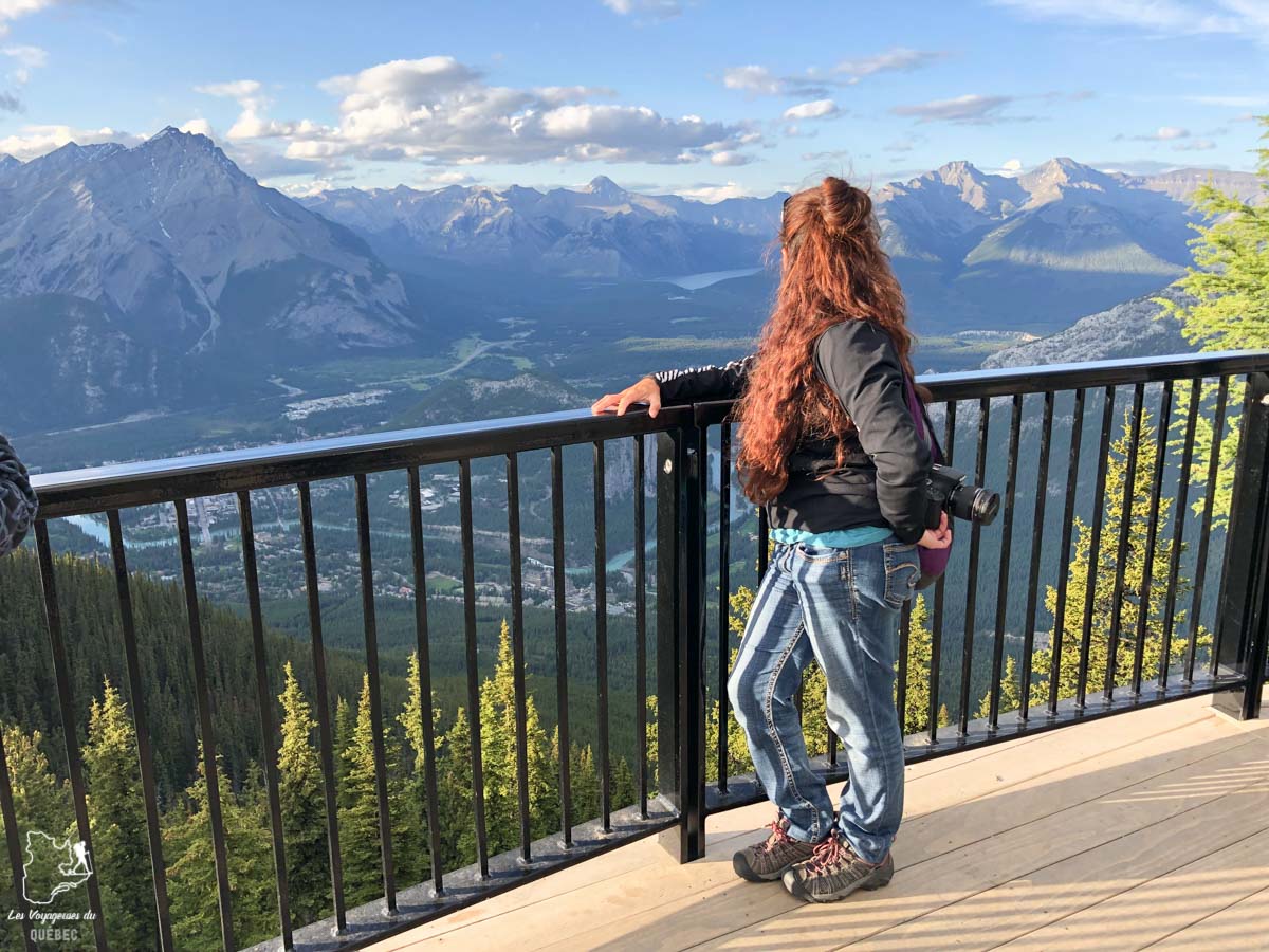 Devant les Rocheuses à Banff en Alberta dans notre article Quand le voyage t'aide à garder la tête hors de l'eau #reflexion #voyage #depression