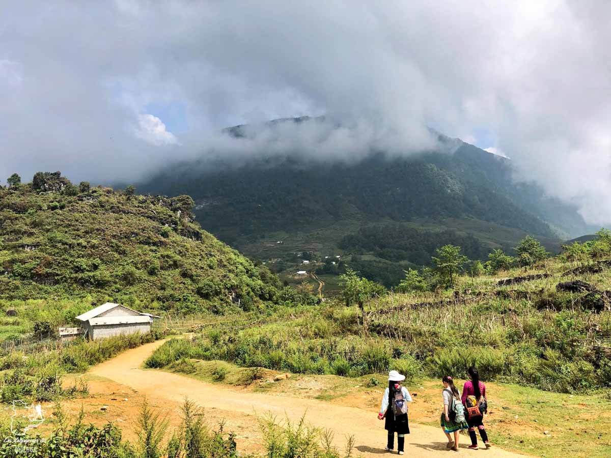 Lors d'un trek dans les montagnes de Sapa au Vietnam dans notre article Oser partir en voyage au bout du monde malgré des barrières #voyage #oservoyager
