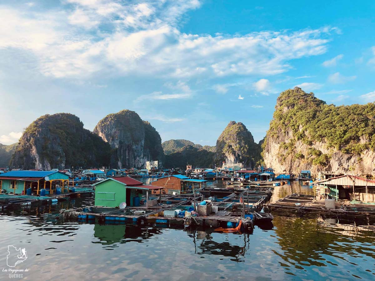 Village de pêcheurs à Cat Ba au Vietnam dans notre article Oser partir en voyage au bout du monde malgré des barrières #voyage #oservoyager