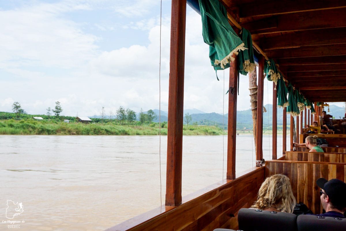 Dans le slowboat sur le Mékong dans notre article Traverser la frontière Thaïlande-Laos en slowboat de Chiang Rai à Luang Prabang #slowboat #laos #thailande #bateau #mekong #voyage #asie