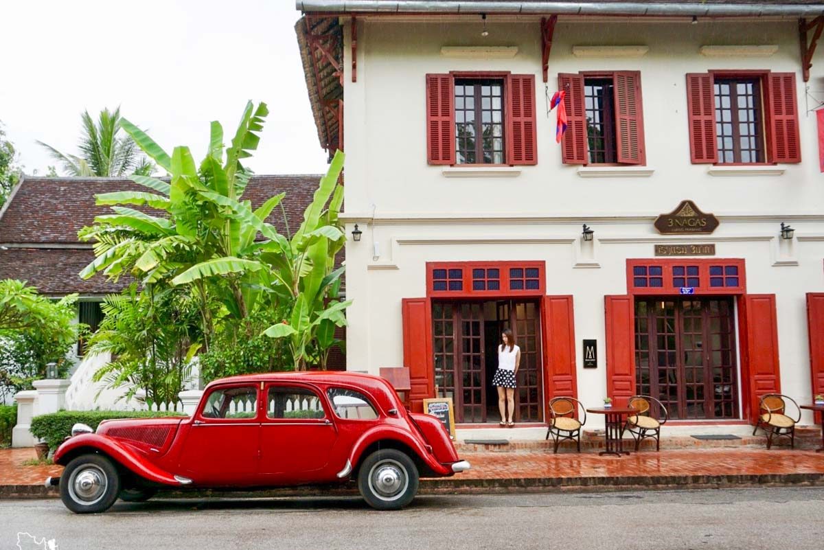 Architecture coloniale à Luang Prabang dans notre article Traverser la frontière Thaïlande-Laos en slowboat de Chiang Rai à Luang Prabang #slowboat #laos #thailande #bateau #mekong #voyage #asie