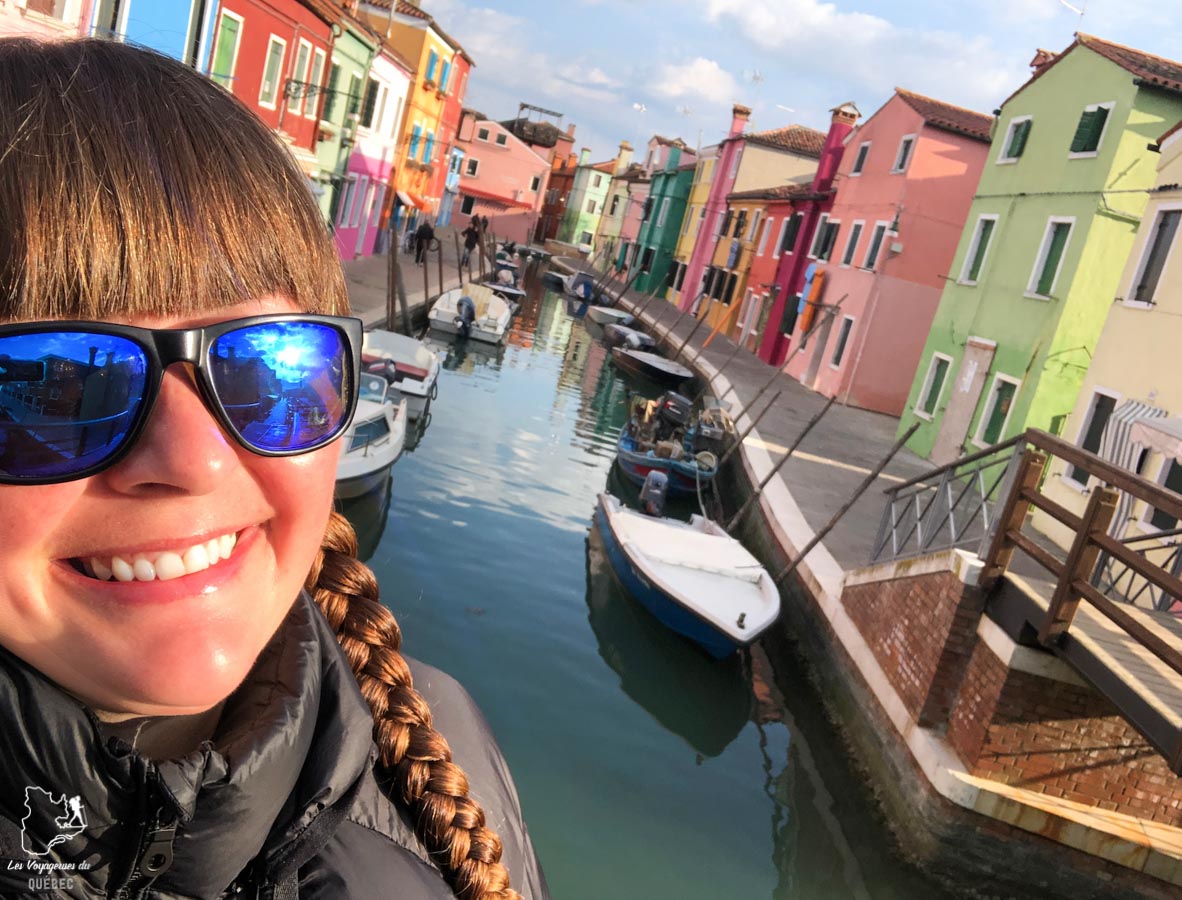 Visiter Burano et Murano en tant que femme dans notre article Visiter Murano et Burano en Italie : Que faire sur ces deux îles à côté de Venise #italie #murano #burano #venise #europe #voyage