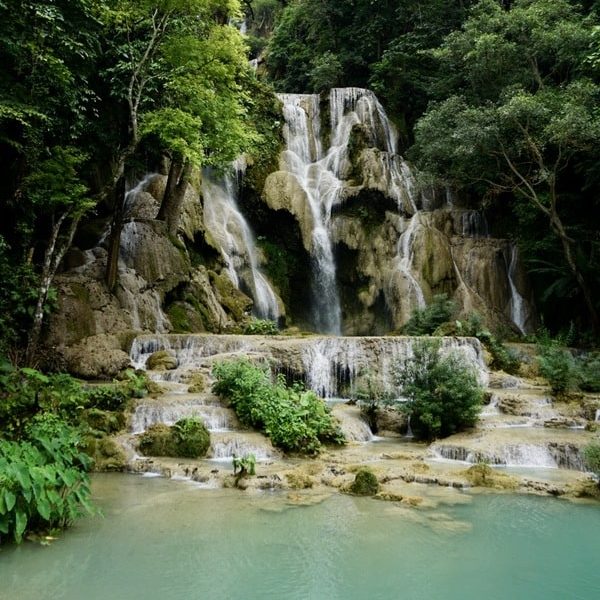 Kuang Si waterfalls, incontournable de Luang Prabang au Laos dans notre article Que faire à Luang Prabang au Laos en 8 incontournables #luangprabang #laos #asie #asiedusudest #voyage #unesco