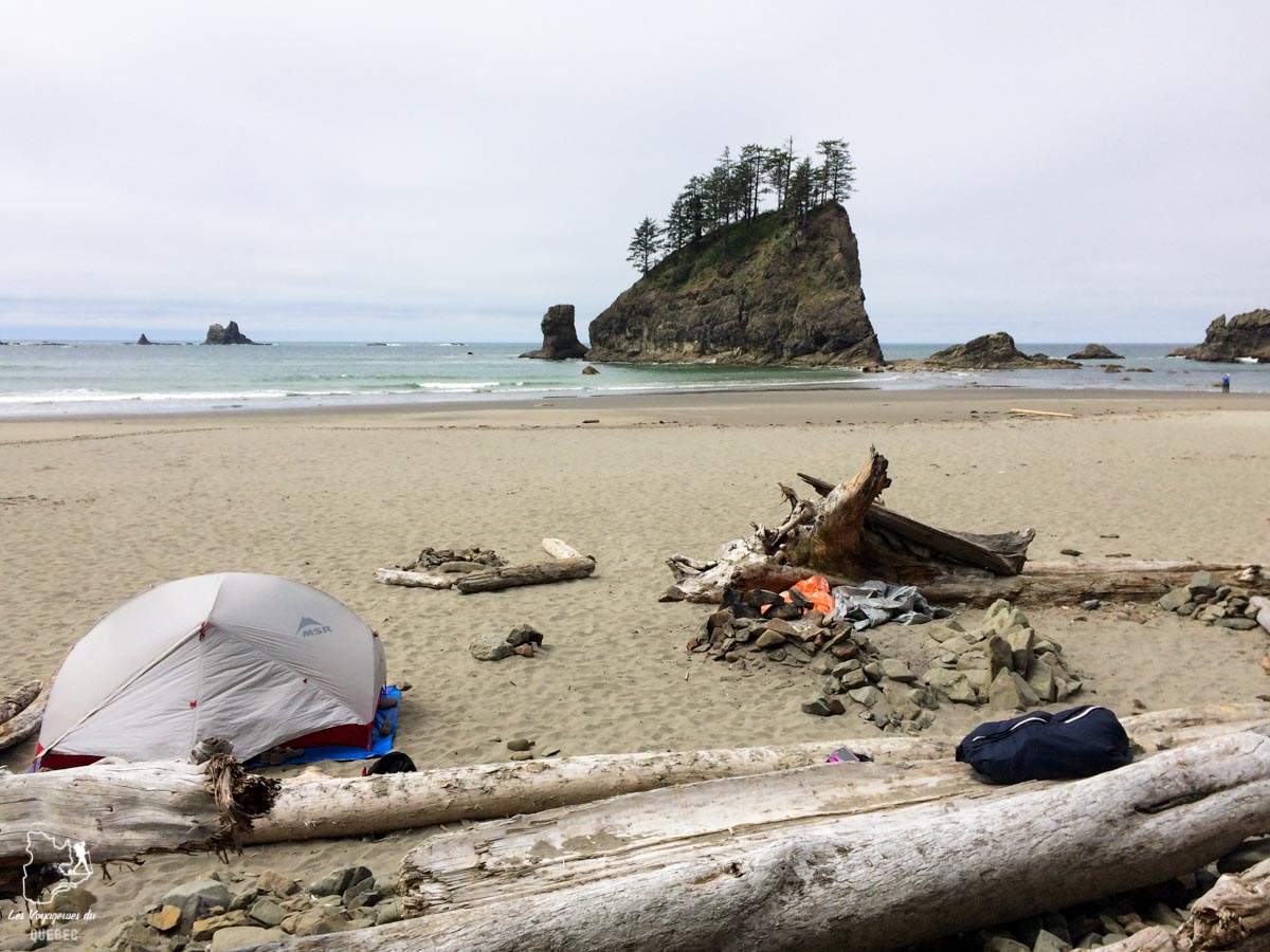 Camping sur une plage dans l'État de Washington dans notre article Voyage en auto-stop : De l’Alaska à la Californie sur le pouce, une aventure humaine #autostop #pouce #voyage #usa #canada