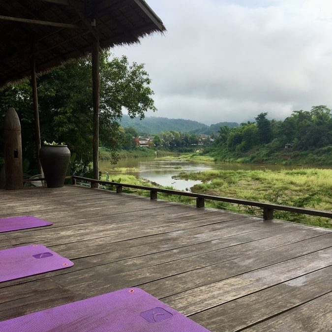 Yoga au Utopia de Luang Prabang au Laos dans notre article Que faire à Luang Prabang au Laos en 8 incontournables #luangprabang #laos #asie #asiedusudest #voyage #unesco