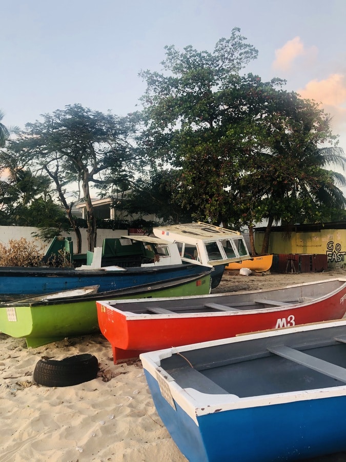 Oistins, ville de pêcheurs à la Barbade dans notre article Visiter l'île de la Barbade : Un voyage en Barbade en 10 activités incontournables #barbade #antilles #caraibes #ile #voyage