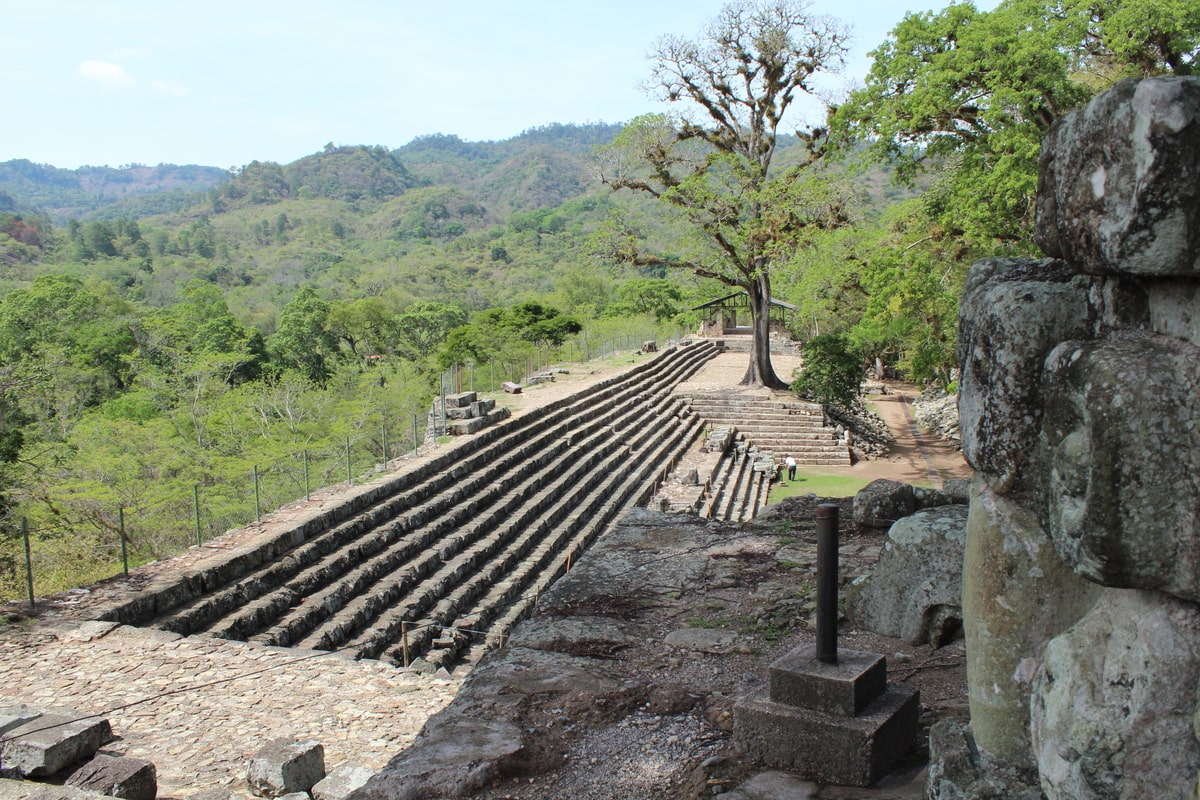 Visite des ruines de Copán, un site maya au Honduras dans notre article Voyage au Honduras et sur l'île de Roátan : Que faire et visiter au Honduras en 1 semaine #honduras #roatan #voyage #ameriquecentrale #copan