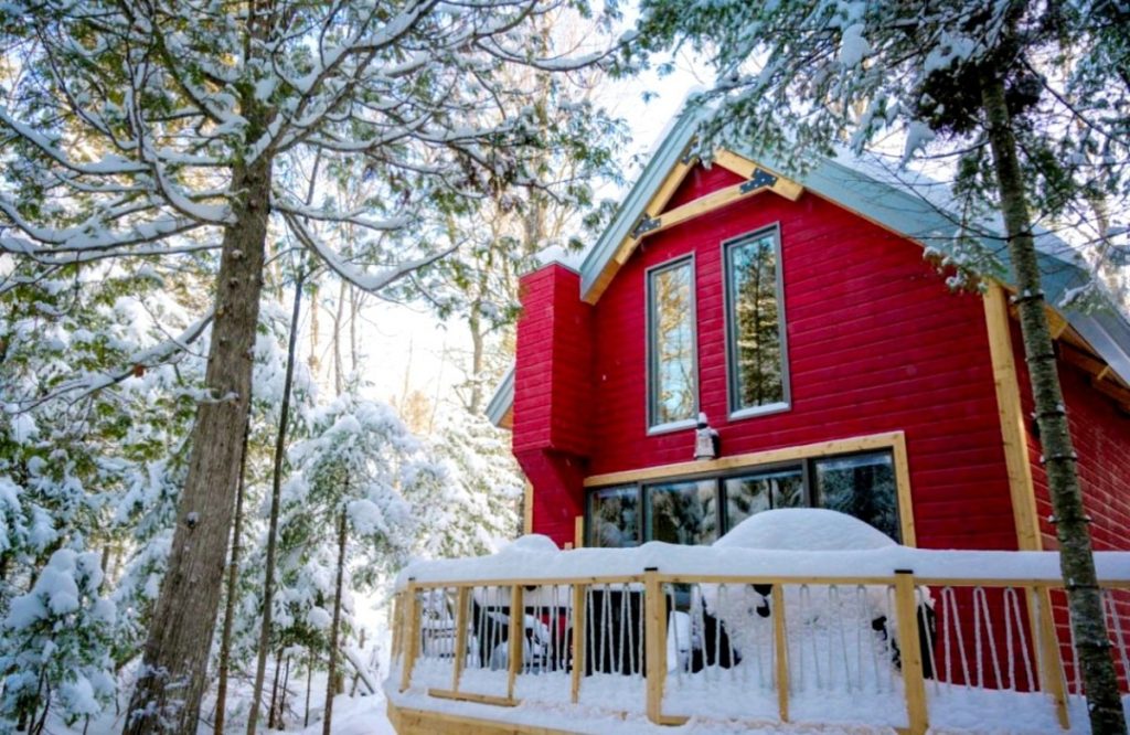 Chalet à Charlevoix et randonnées en raquette pour une semaine en amoureux réussie #charlevoix #chalet #raquette #hiver