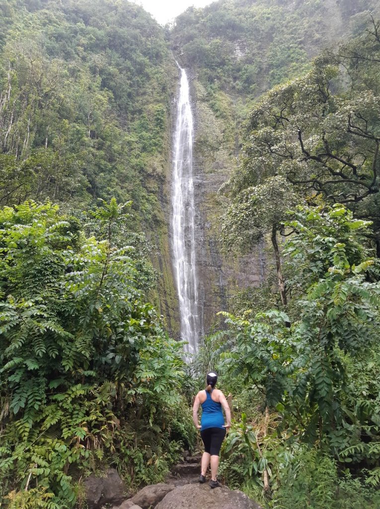 Waimoku Falls sur la Pipiwai trail dans le Haleakala National Park dans notre article L'île de Maui à Hawaii : quoi faire à Maui et visiter en 9 activités et incontournables #maui #hawaii #voyage #usa #ile