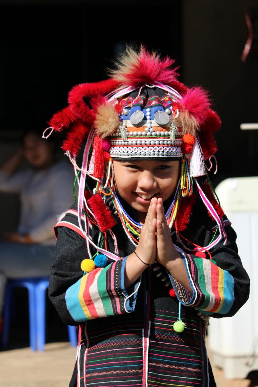 Enfant de la tribu Akha au nord de la Thaïlande dans notre article Road trip au nord de la Thaïlande à la rencontre des tribus des montagnes #thailande #nord #tribu #peuple #montagnes #roadtrip #asie #voyage