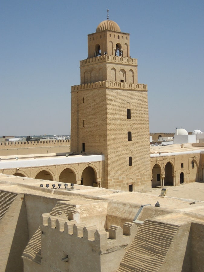 Grande mosquée de Kairouan en Tunisie dans notre article Que faire en Tunisie et où aller : Mon voyage en Tunisie en 12 incontournables à visiter #tunisie #voyage #afrique #maghreb #kairouan