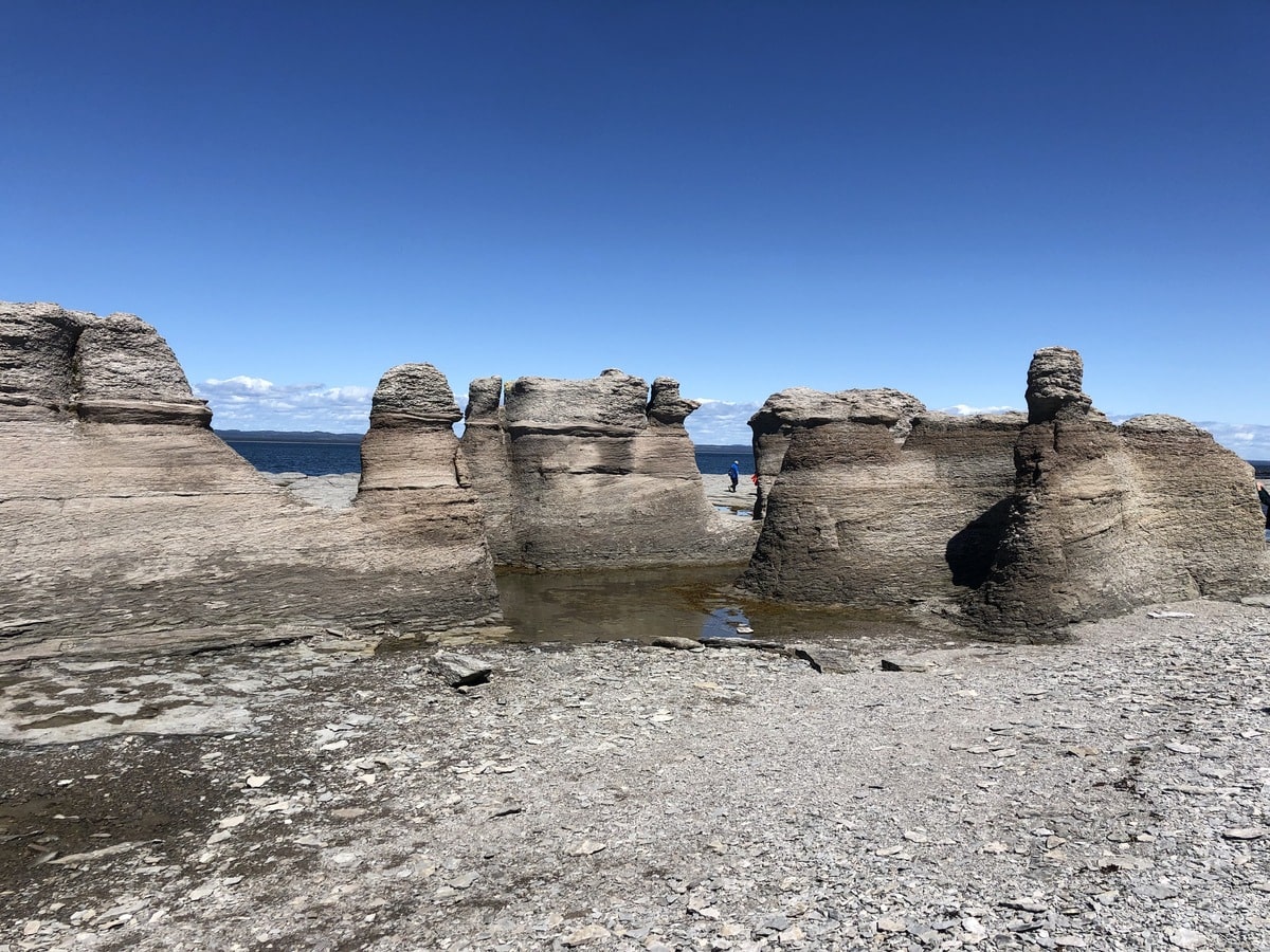 Monolithes de l'île de Nue à Mingan dans notre article Voyage sur l'archipel de Mingan sur la Côte-Nord : Quelle île de Mingan choisir et quoi y faire #mingan #cotenord #quebec #nue