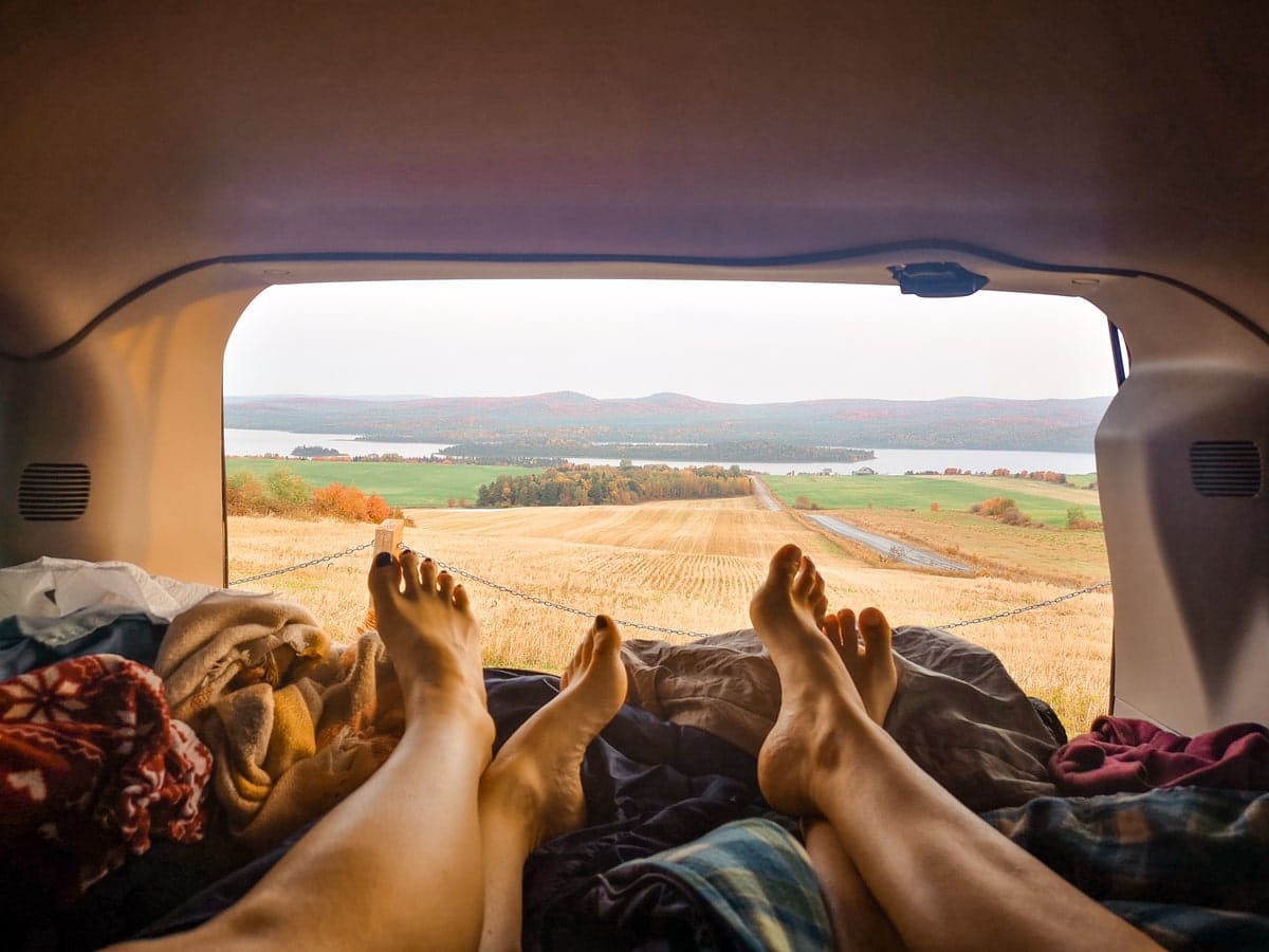 Dormir dans un van à Val-Brillant dans la Matapédia en Gaspésie dans notre article Road trip en Gaspésie : mon itinéraire d’une semaine depuis Montréal #roadtrip #gaspesie #quebec #canada #itineraire #vanlife