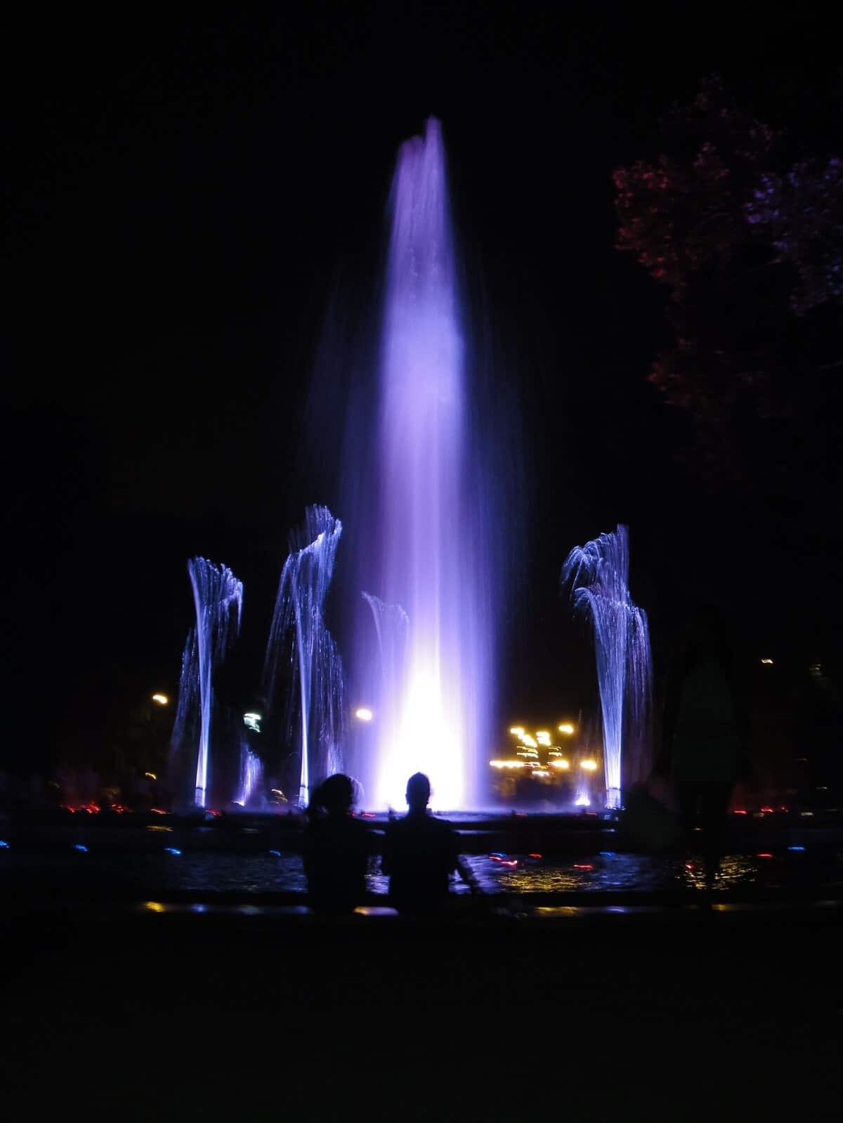 Spectacle de fontaines sur l'île Marguerite à Budapest dans notre article Visiter Budapest en Hongrie : Que faire à Budapest et que voir en 14 incontournables #budapest #hongrie #europe #voyage