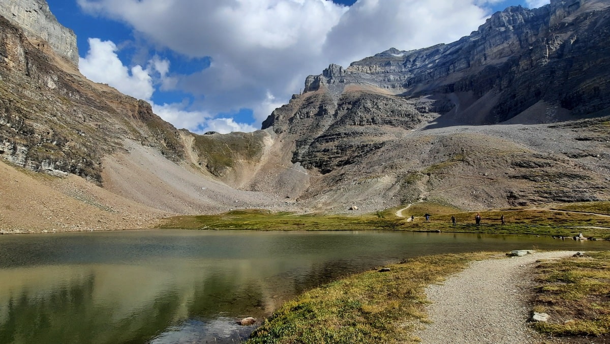 Lac Minestima sur le sentier du Col Sentinel dans le Parc de Banff en Alberta dans notre article Partir en randonnée dans le Parc national de Banff et le Parc de Jasper dans les Rocheuses #rocheuses #canada #alberta #parcnational #parcscanada #banff #jasper #randonnee #montagne